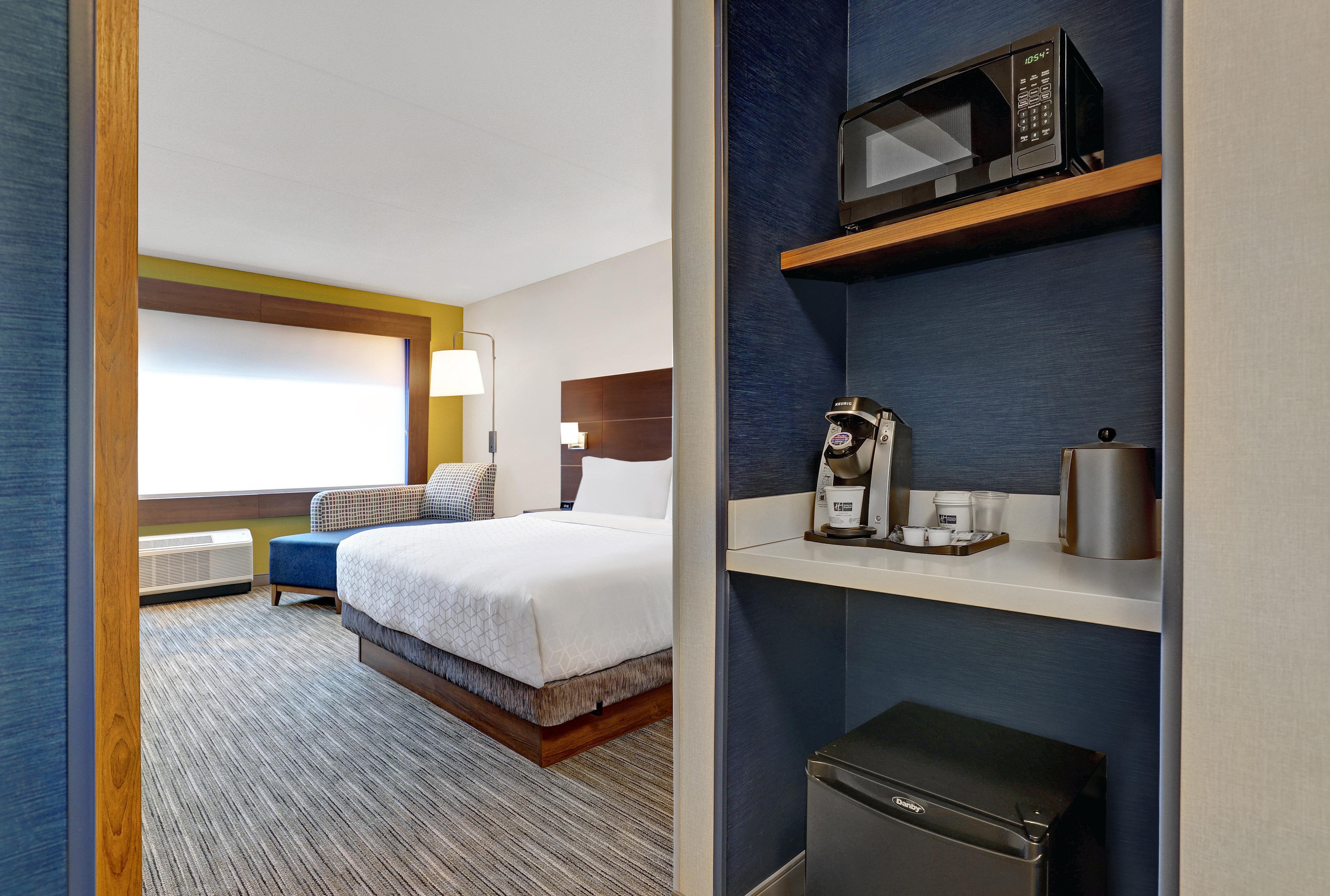 Holiday Inn Express - Kingston West By Ihg Екстер'єр фото